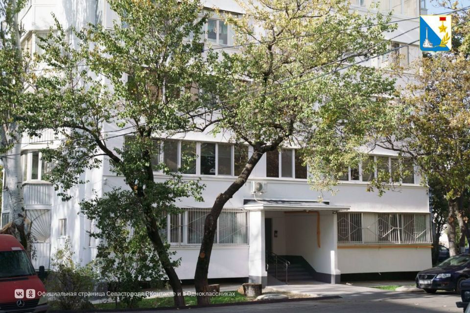 Обновляем дома. Фонд содействия капитальному ремонту обновляет фасады домов на проспекте Генерала Острякова Обновляем дома. Фонд содействия капитальному ремонту обновляет фасады домов на проспекте Генерала Острякова