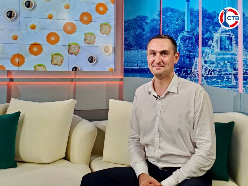 Правильное и полезное утро начинается с зарядки, улыбки себе в отражении зеркала и программы «Доброе утро, Севастополь!», которая уже в эфире Правильное и полезное утро начинается с зарядки, улыбки себе в отражении зеркала и программы «Доброе утро, Севастополь!», которая уже в эфире