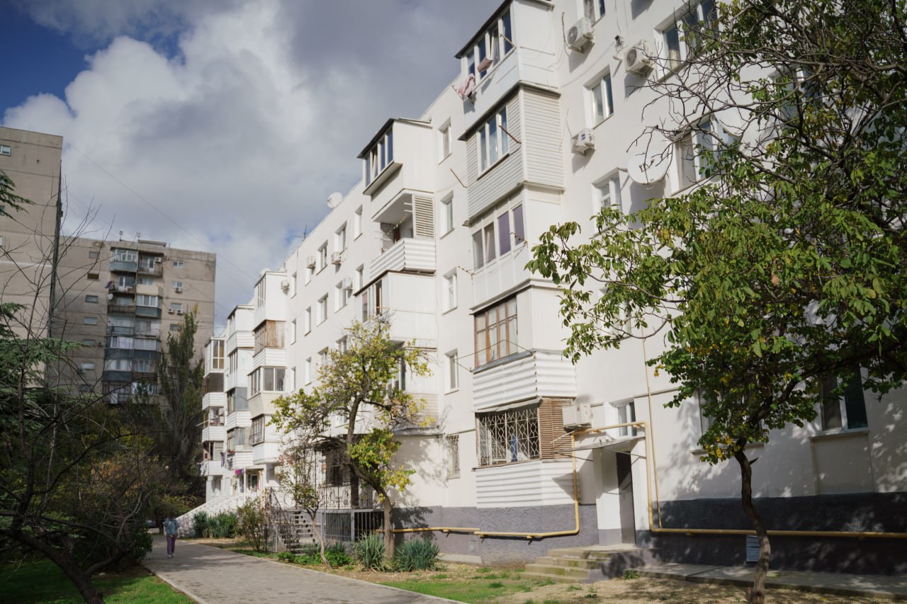 Севастопольский фонд капремонта досрочно начал обновлять фасады домов на проспекте Генерала Острякова Севастопольский фонд капремонта досрочно начал обновлять фасады домов на проспекте Генерала Острякова