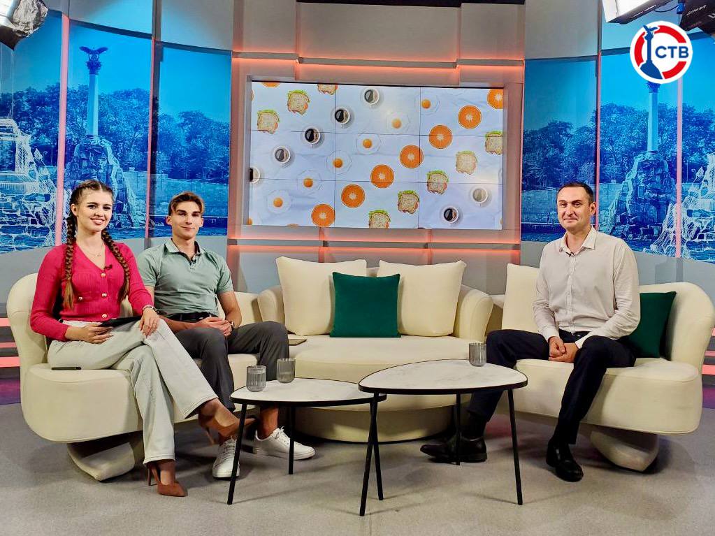 Правильное и полезное утро начинается с зарядки, улыбки себе в отражении зеркала и программы «Доброе утро, Севастополь!», которая уже в эфире Правильное и полезное утро начинается с зарядки, улыбки себе в отражении зеркала и программы «Доброе утро, Севастополь!», которая уже в эфире