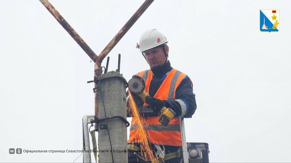 Севастополь становится светлее