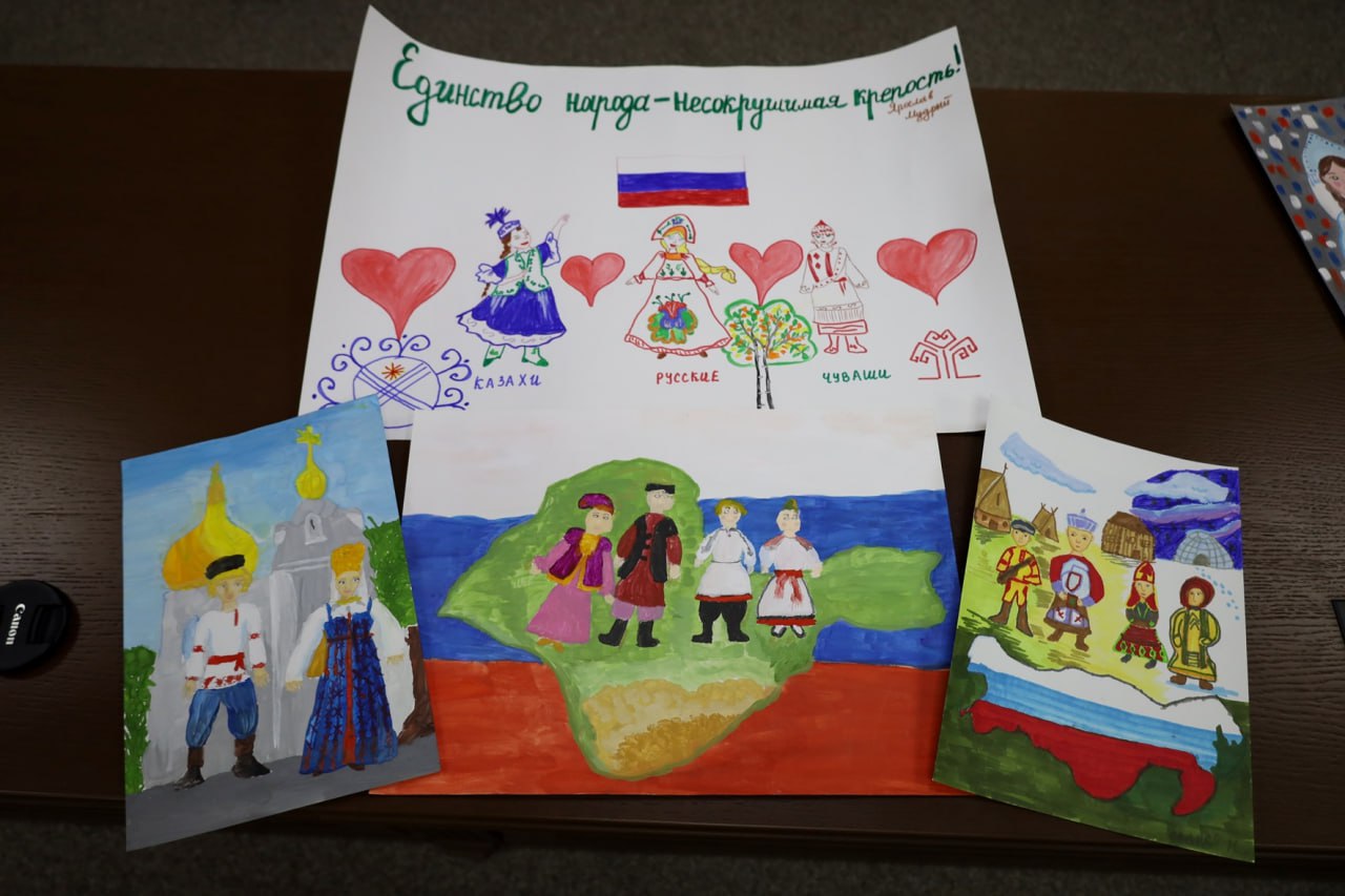 Конкурсная комиссия прокуратуры города Севастополя получила работы юных севастопольцев в рамках конкурса рисунков, проведенного надзорным ведомством ко Дню народного единства Конкурсная комиссия прокуратуры города Севастополя получила работы юных севастопольцев в рамках конкурса рисунков, проведенного надзорным ведомством ко Дню народного единства