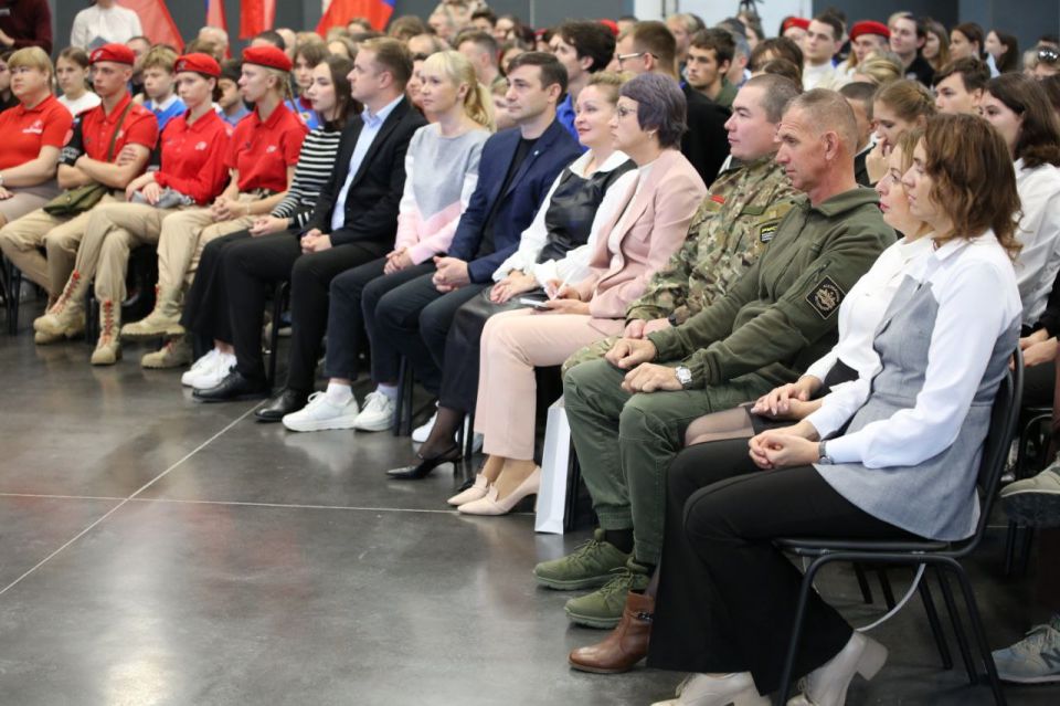 Герой России Дамир Юсупов встретился с молодежью Севастополя Герой России Дамир Юсупов встретился с молодежью Севастополя