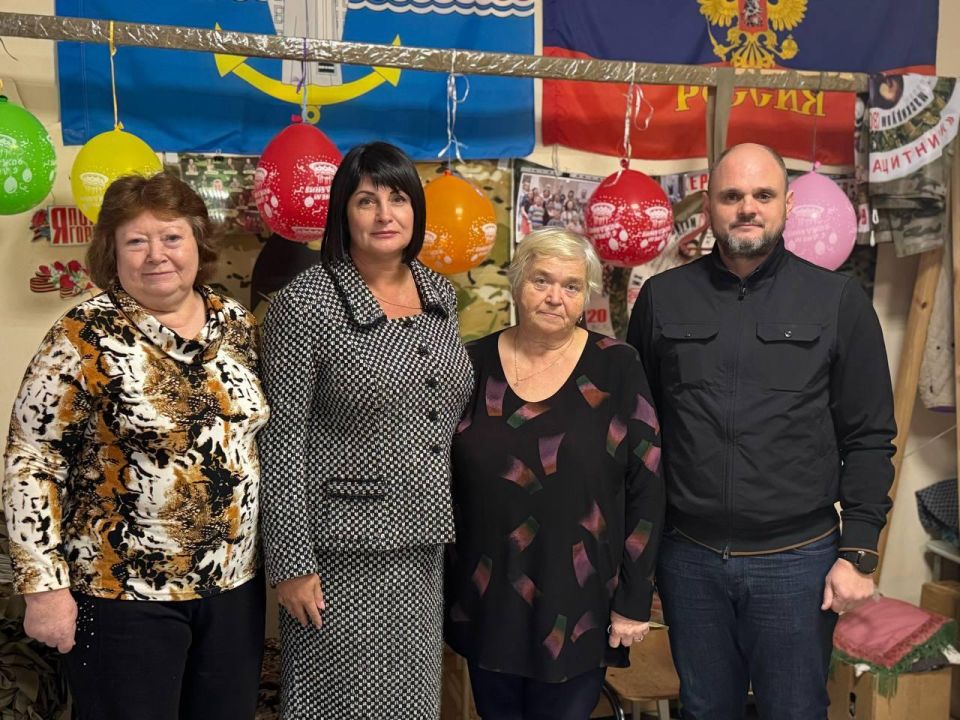 Татьяна Лобач: Вместе с главой города Инкерман Вадимом Путинцевым встретились с активистками «СРБОО «Защитники» Масксети Инкерман с любовью», которые плетут маскировочные сети для наших бойцов Татьяна Лобач: Вместе с главой города Инкерман Вадимом Путинцевым встретились с активистками «СРБОО «Защитники» Масксети Инкерман с любовью», которые плетут маскировочные сети для наших бойцов