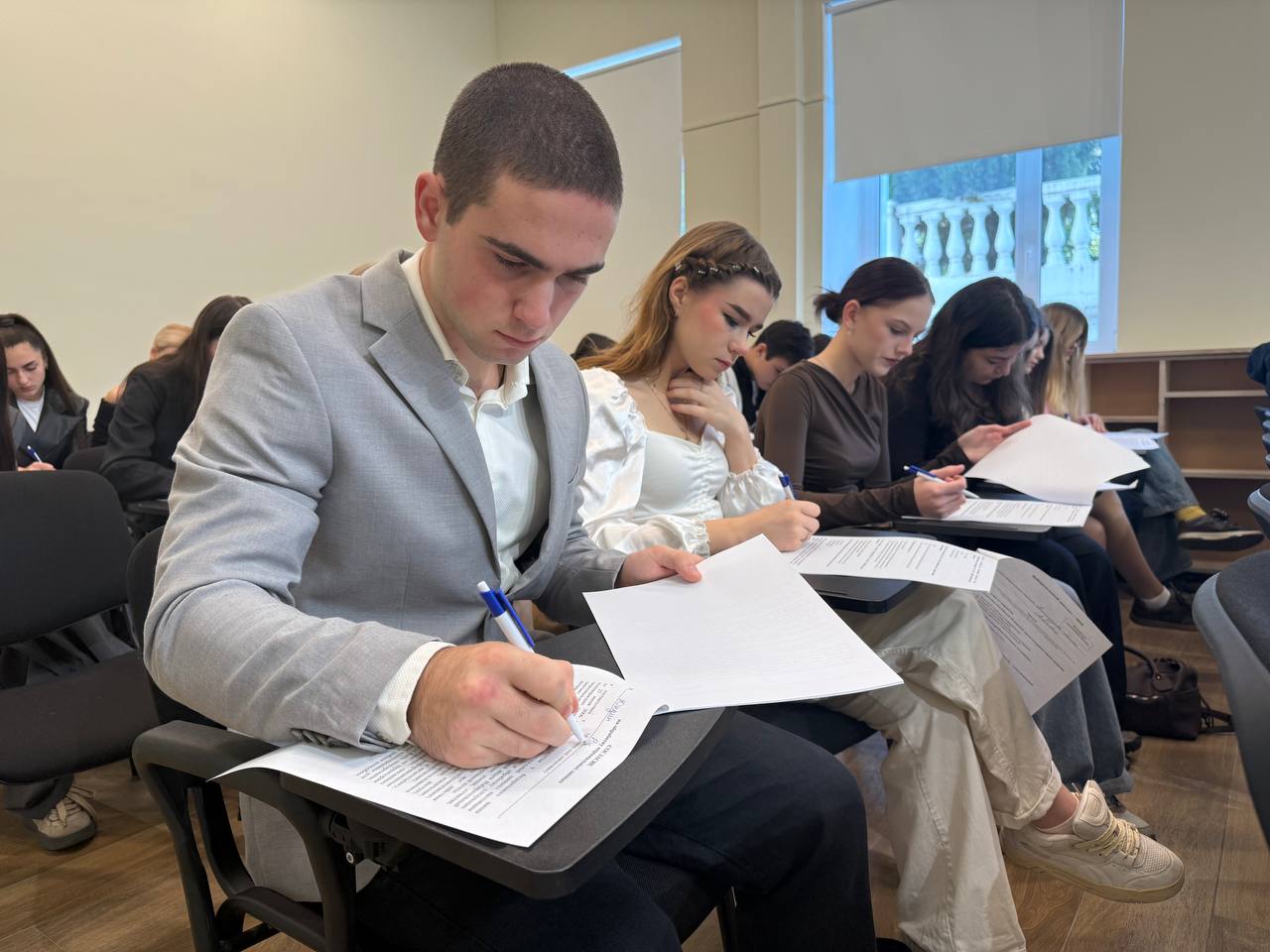 Севастопольцы написали «Избирательный диктант» Севастопольцы написали «Избирательный диктант»