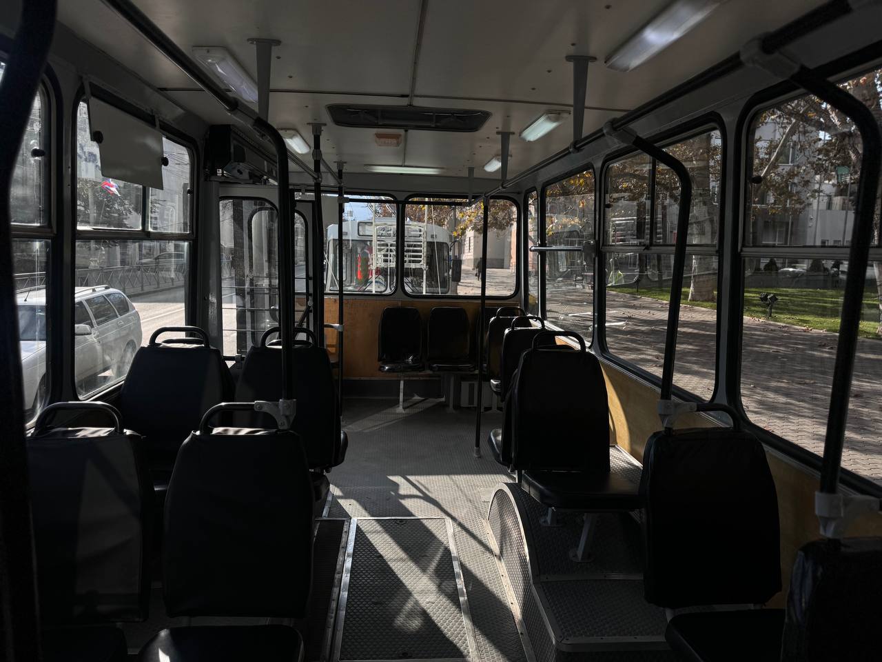 В честь юбилея Севэлектроавтотранса осмотрел ретро-троллейбусы В честь юбилея Севэлектроавтотранса осмотрел ретро-троллейбусы