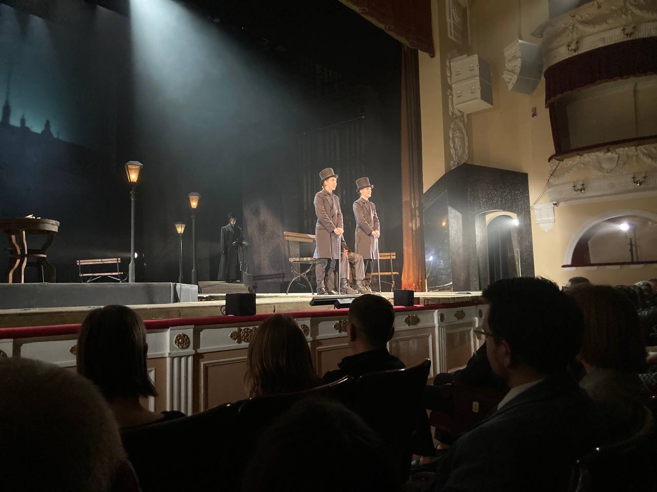 По сути, спектакль Лифанова начинается со смерти По сути, спектакль Лифанова начинается со смерти