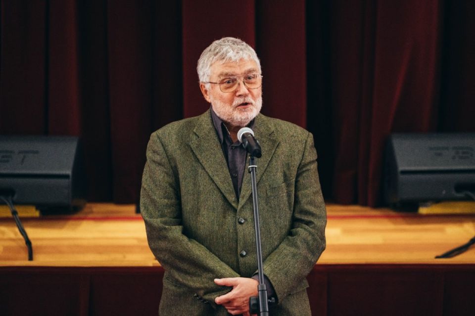 � ������������ �������� ��������� ����� �����������-������������ ��������� �������� � ���������