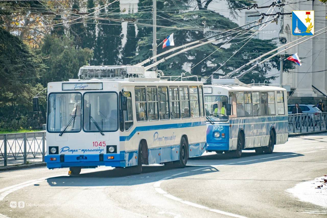 На площади Нахимова прошла выставка техники «Севэлектроавтотранс имени А.С. Круподерова» На площади Нахимова прошла выставка техники «Севэлектроавтотранс имени А.С. Круподерова»