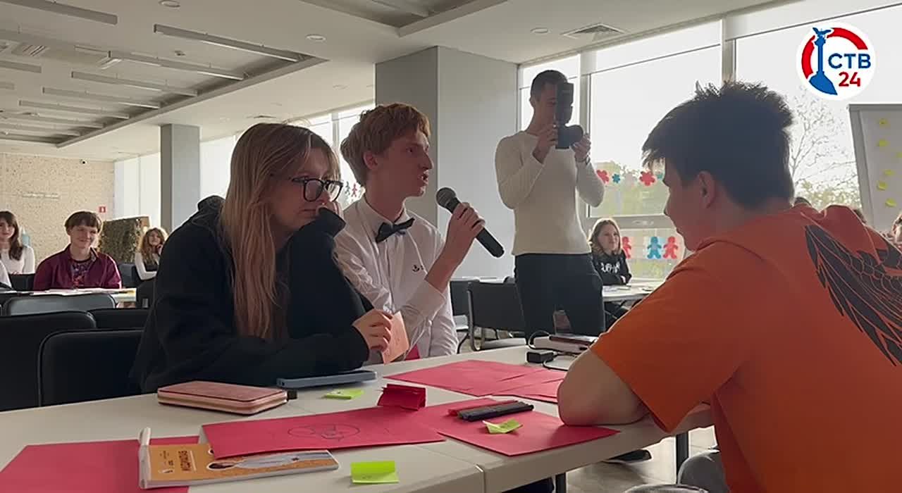 В севастопольском молодёжном центре прошёл форум «Медиалаб» Комплексная программа включает в себя серию мастер-классов, создание образовательной игры и итоговый форум в формате «Большой медиа игры»