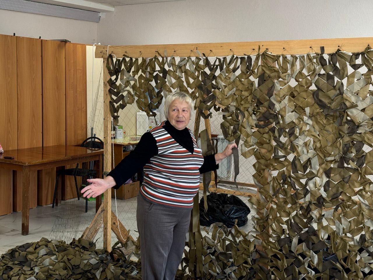 Татьяна Лобач: Вместе с депутатом Совета Балаклавского МО Владимиром Юрчаком встретились с активистками, которые на территории ГКУ ДК «Севастопольский» ежедневно плетут маскировочные сети для наших защитников Татьяна Лобач: Вместе с депутатом Совета Балаклавского МО Владимиром Юрчаком встретились с активистками, которые на территории ГКУ ДК «Севастопольский» ежедневно плетут маскировочные сети для наших защитников