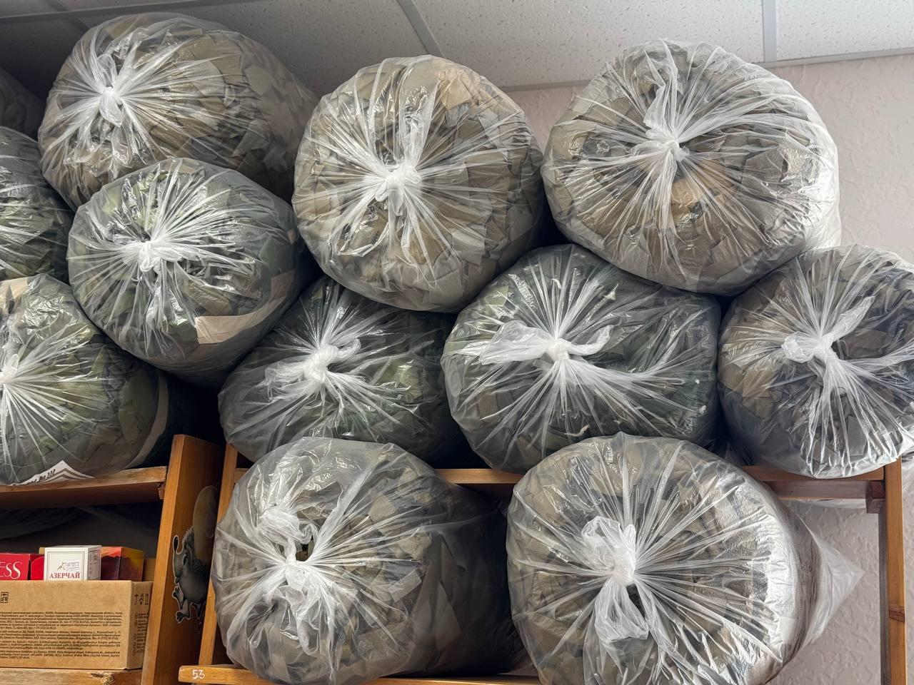 Татьяна Лобач: Вместе с депутатом Совета Балаклавского МО Владимиром Юрчаком встретились с активистками, которые на территории ГКУ ДК «Севастопольский» ежедневно плетут маскировочные сети для наших защитников Татьяна Лобач: Вместе с депутатом Совета Балаклавского МО Владимиром Юрчаком встретились с активистками, которые на территории ГКУ ДК «Севастопольский» ежедневно плетут маскировочные сети для наших защитников