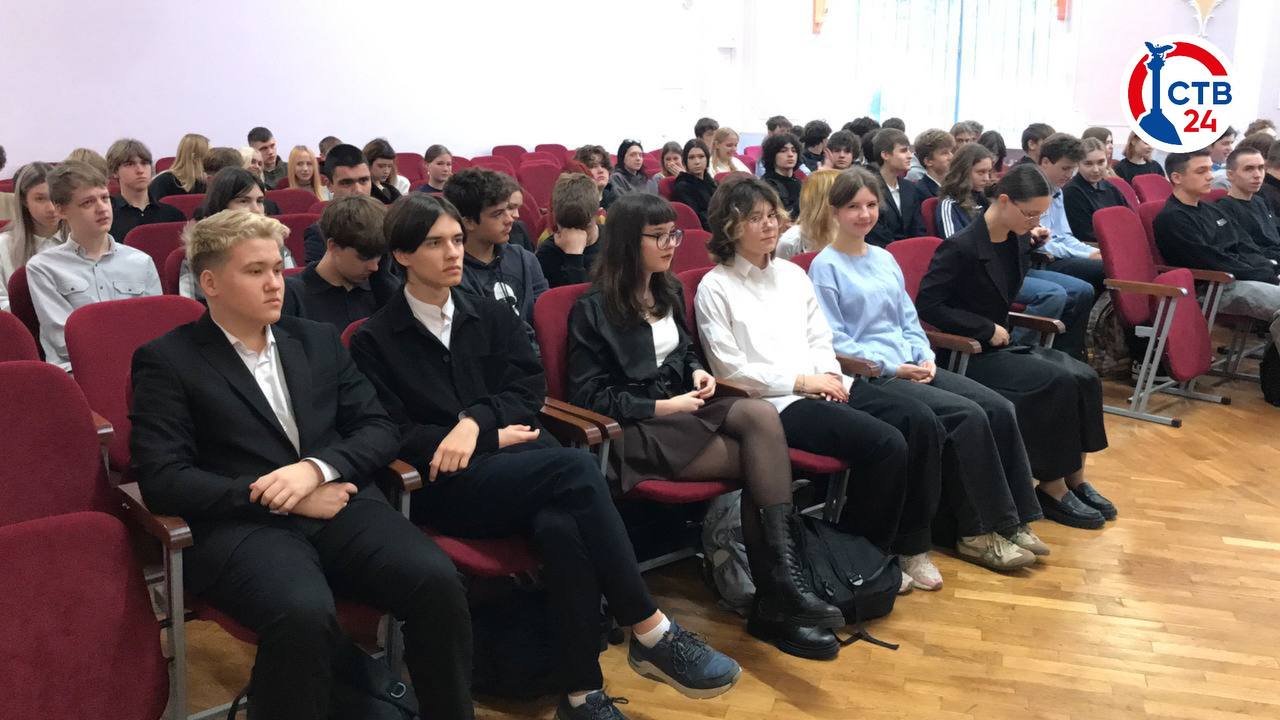 Севастопольских школьников учат цифровой гигиене Севастопольских школьников учат цифровой гигиене