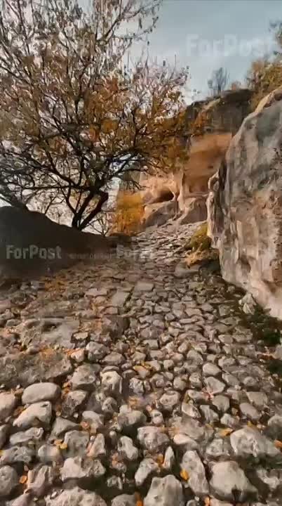 Немного осенней красоты вам из Чуфут-кале