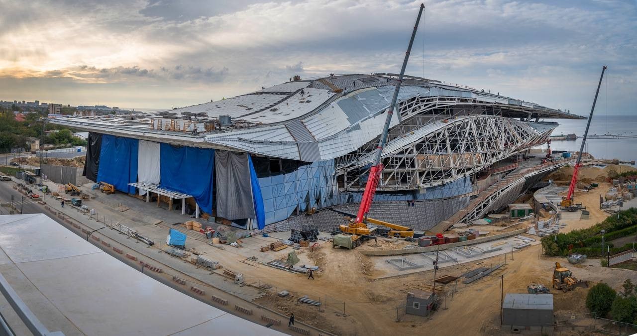 На мысе Хрустальном продолжается строительство объектов культурного кластера На мысе Хрустальном продолжается строительство объектов культурного кластера