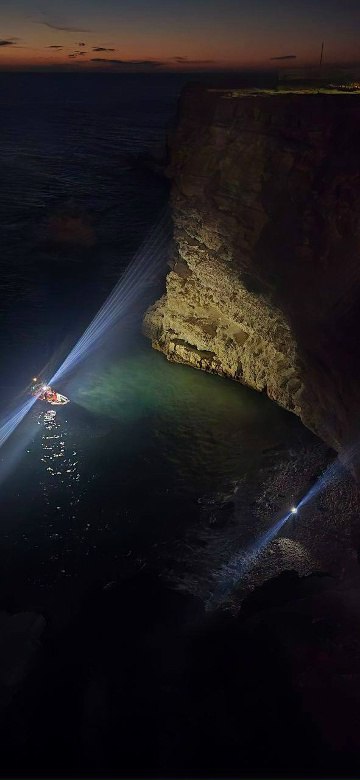 Купание в шторм на Фиоленте чуть не обернулось трагедией Купание в шторм на Фиоленте чуть не обернулось трагедией