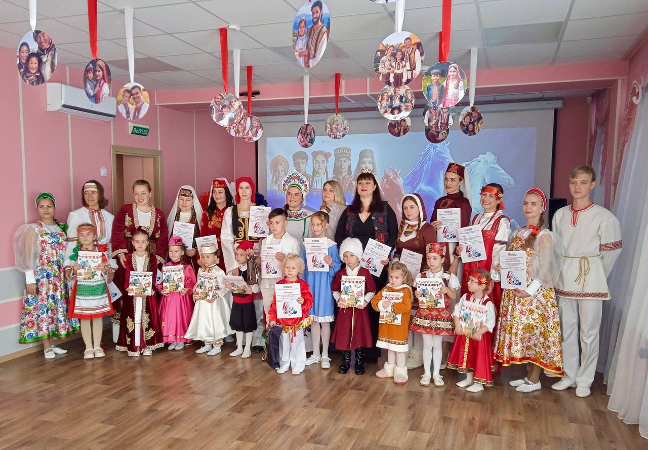 В детском саду №127 прошел конкурс чтецов «Венок дружбы» для воспитанников и их родителей