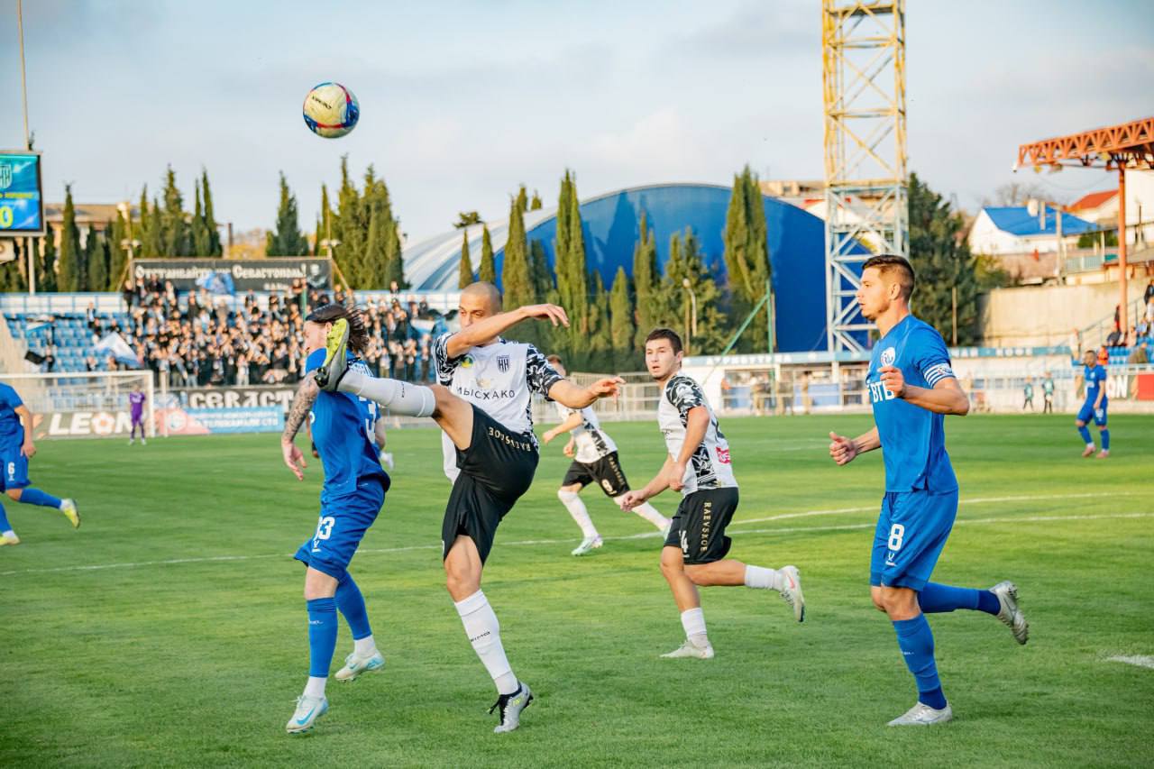 Михаил Развожаев: ФК «Севастополь» сыграл на домашнем поле с ФК «Кубань Холдинг» и одержал победу со счетом 2:0 Михаил Развожаев: ФК «Севастополь» сыграл на домашнем поле с ФК «Кубань Холдинг» и одержал победу со счетом 2:0