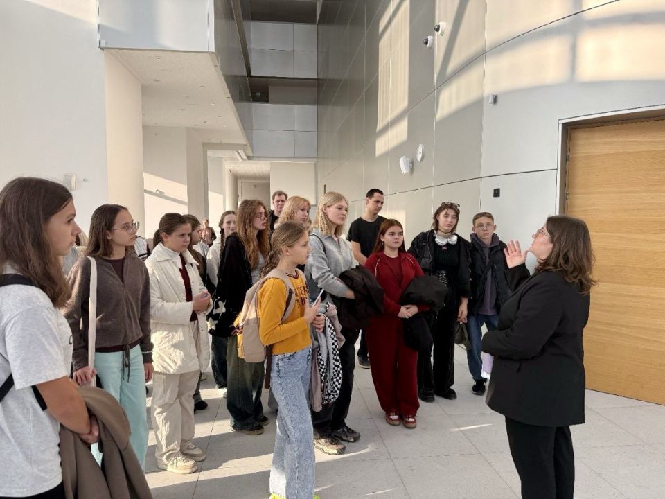 Воспитанники СевТЮЗа в гостях у Академии хореографии Воспитанники СевТЮЗа в гостях у Академии хореографии