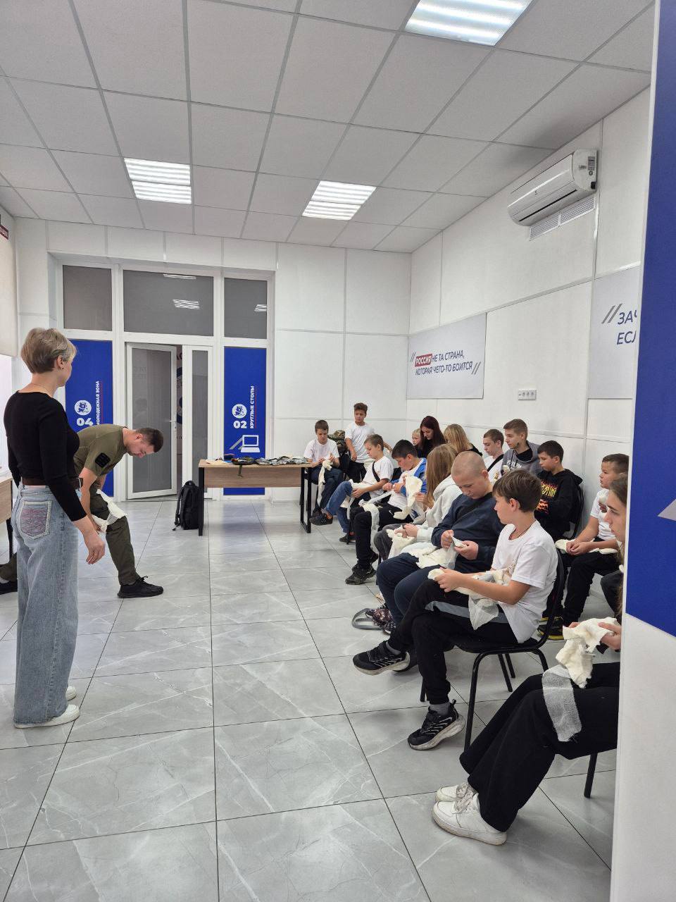 В Севастополе продолжаются встречи в рамках проекта «Равнение на Героев» В Севастополе продолжаются встречи в рамках проекта «Равнение на Героев»