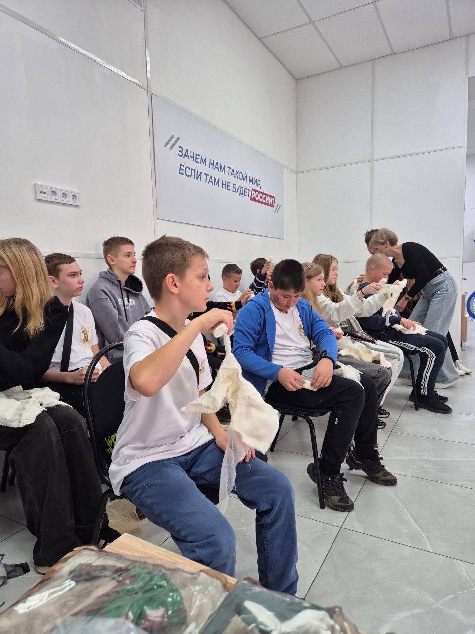 В Севастополе продолжаются встречи в рамках проекта «Равнение на Героев» В Севастополе продолжаются встречи в рамках проекта «Равнение на Героев»