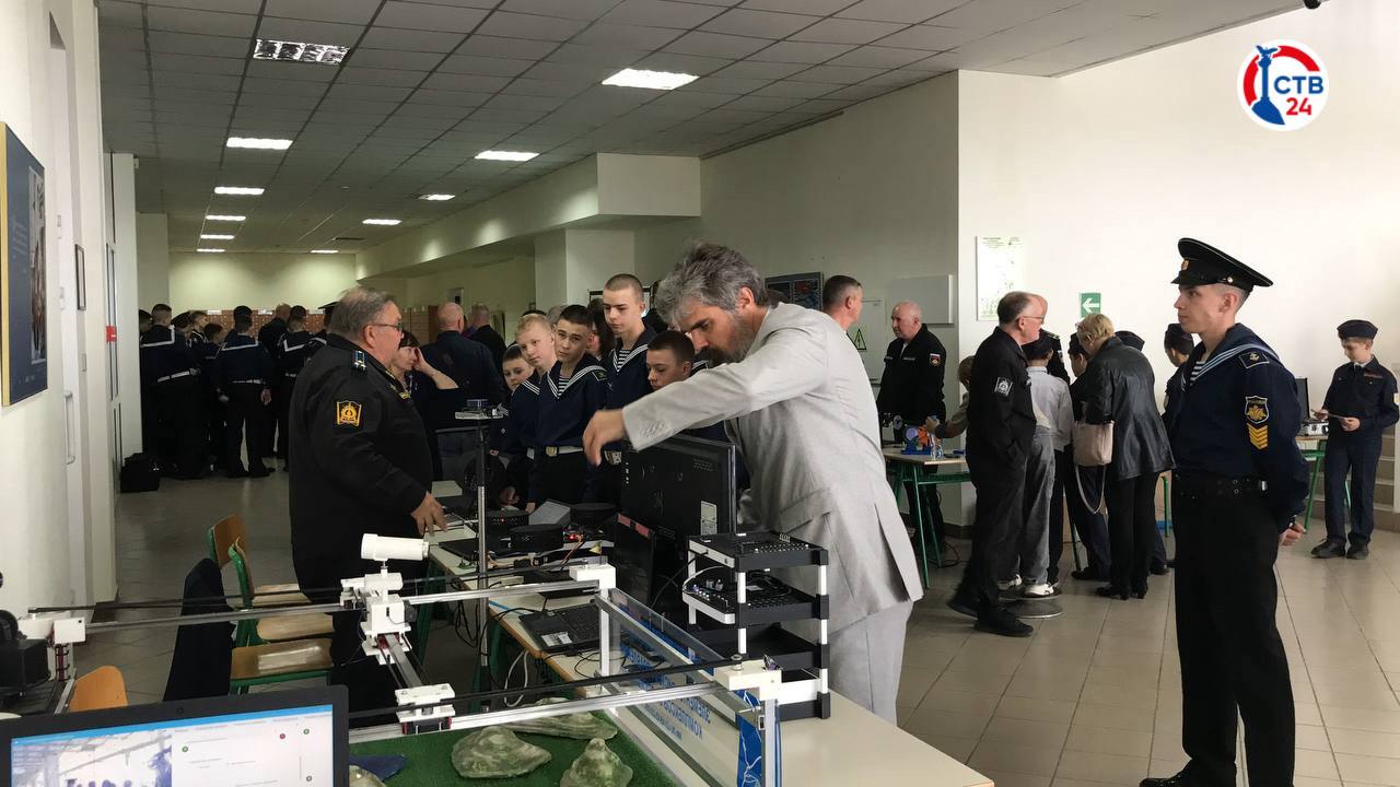 В ЧВВМУ им. Нахимова прошел День открытых дверей В ЧВВМУ им. Нахимова прошел День открытых дверей