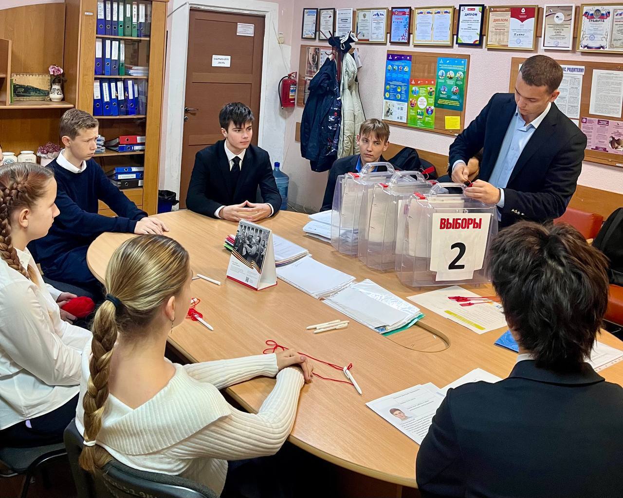 Выборы по-взрослому: в образовательных учреждениях Севастополя завершилась предвыборная кампания Выборы по-взрослому: в образовательных учреждениях Севастополя завершилась предвыборная кампания