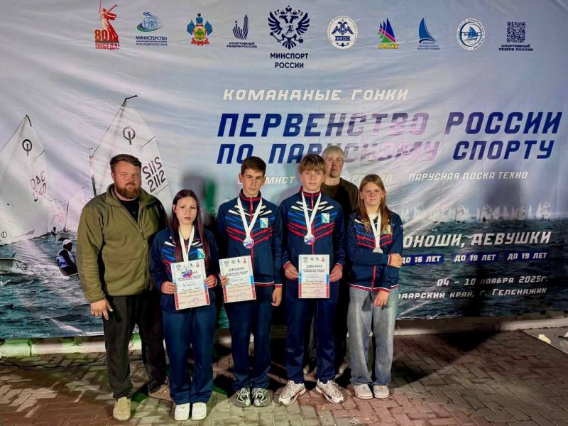 Спортсмены из Севастополя взяли серебряную медаль на первенстве России в классе «командные гонки»