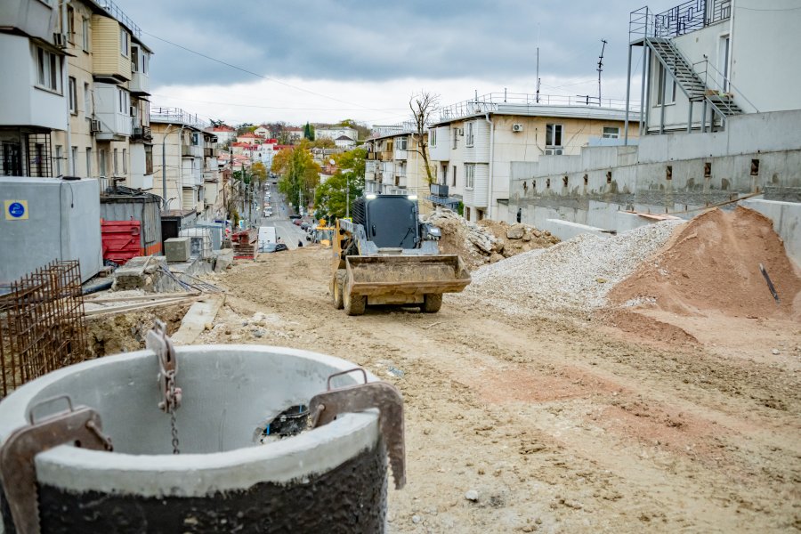 Движение по улице Адмирала Октябрьского откроют летом 2026 года