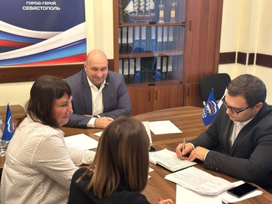 Владимир Немцев: На площадке Региональной общественной приёмной Председателя партии «Единая Россия» провёл приём граждан по личным вопросам