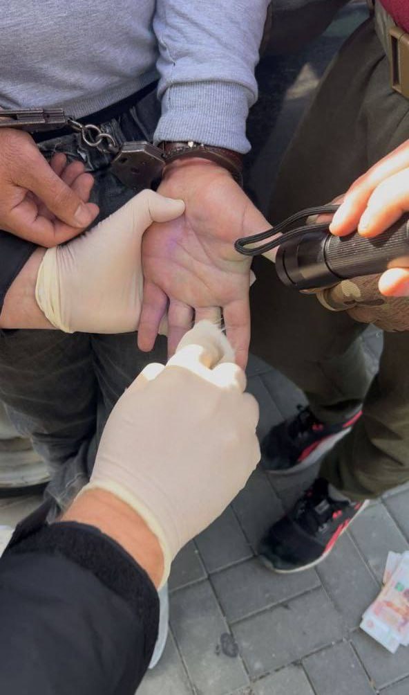 Обещали «освободить» от призыва в армию за деньги: ФСБ задержала крымчан, причастных к мошенничеству в крупном размере Обещали «освободить» от призыва в армию за деньги: ФСБ задержала крымчан, причастных к мошенничеству в крупном размере