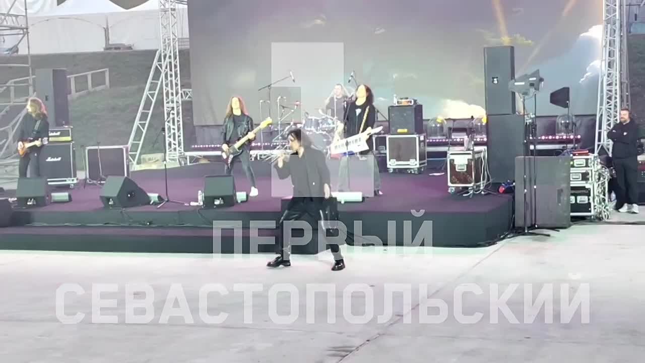 Легендарная рок-группа группа «Земляне» выступает в Севастополе с большим концертом