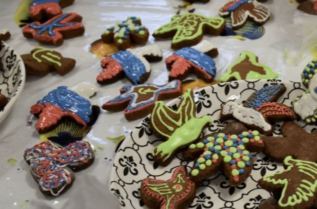 Участники программы "Севастополь — город Героев" вместе с воспитанниками детского дома испекли имбирные пряники для фронта Участники программы "Севастополь — город Героев" вместе с воспитанниками детского дома испекли имбирные пряники для фронта