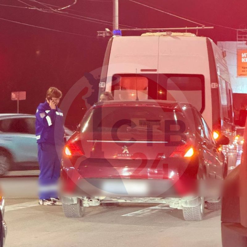 В районе остановки улицы Галины Петровой произошло ДТП