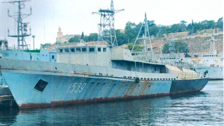 В Севастополе как «годные остатки» на продажу выставлен катер-торпедолов ТЛ-1539 проекта 1388 «Баклан»