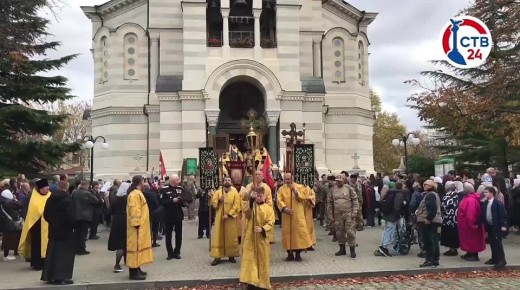 В Севастополе состоялся традиционный крестный ход в память об исходе русской армии из Крыма в 1920 году