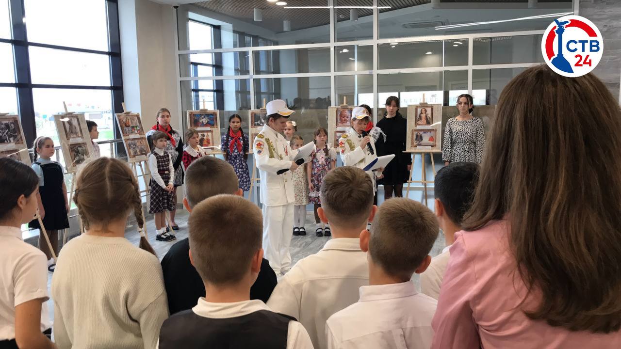 В центре «Бухта Казачья» открыли выставку «А были вместе — детство и война» В центре «Бухта Казачья» открыли выставку «А были вместе — детство и война»