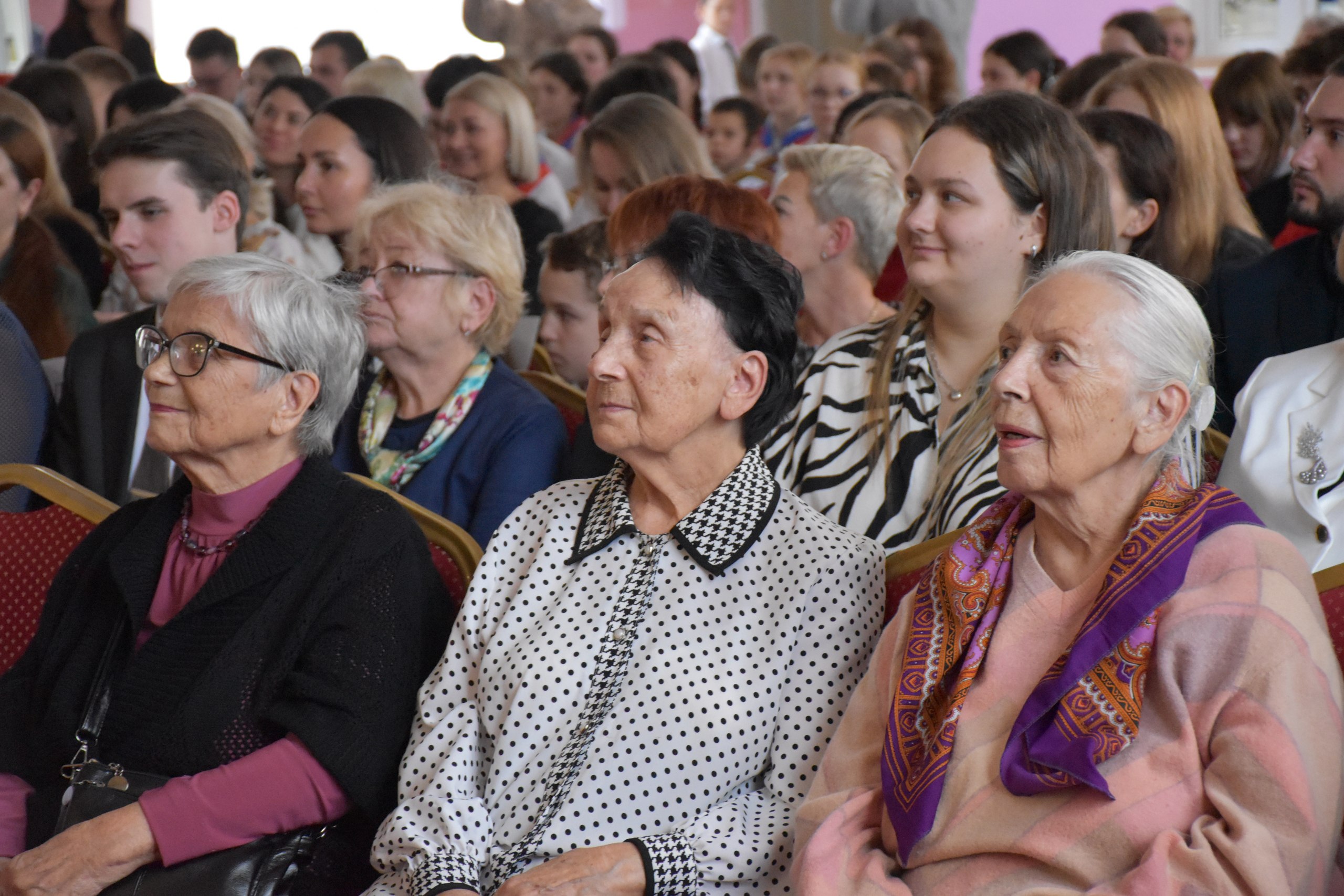 Александр Кулагин: Севастопольская гимназия № 24 имени Почетного гражданина Севастополя Эдуарда Аркадьевича Асадова отмечает свой юбилей, ей исполнилось 55 лет! Александр Кулагин: Севастопольская гимназия № 24 имени Почетного гражданина Севастополя Эдуарда Аркадьевича Асадова отмечает свой юбилей, ей исполнилось 55 лет!