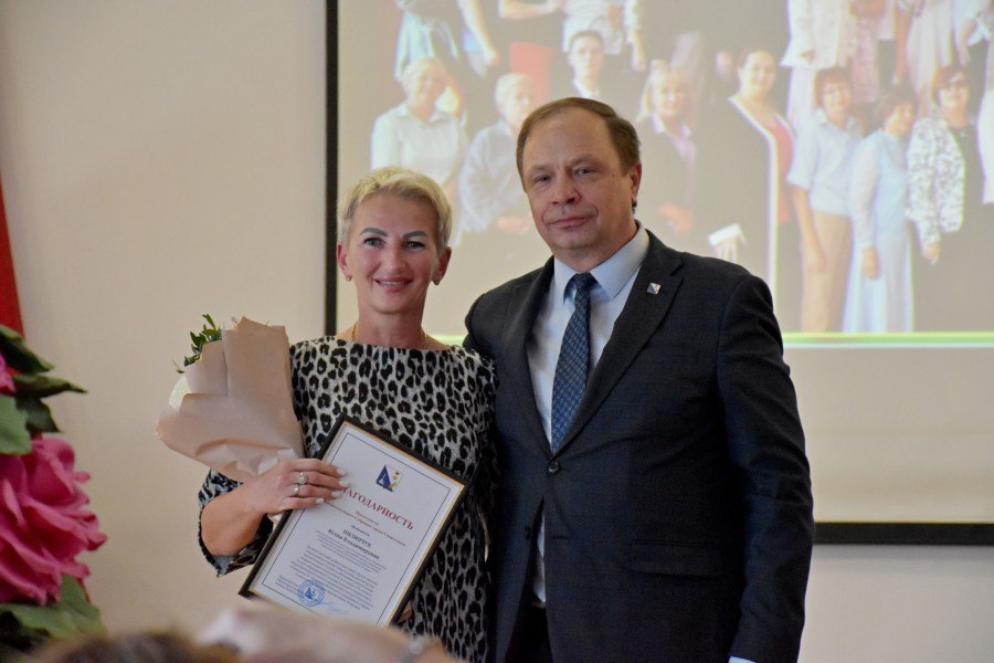 Александр Кулагин: Севастопольская гимназия № 24 имени Почетного гражданина Севастополя Эдуарда Аркадьевича Асадова отмечает свой юбилей, ей исполнилось 55 лет! Александр Кулагин: Севастопольская гимназия № 24 имени Почетного гражданина Севастополя Эдуарда Аркадьевича Асадова отмечает свой юбилей, ей исполнилось 55 лет!