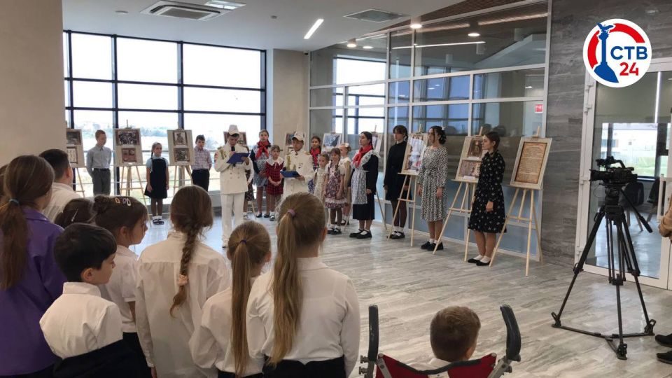 В центре «Бухта Казачья» открыли выставку «А были вместе — детство и война» В центре «Бухта Казачья» открыли выставку «А были вместе — детство и война»