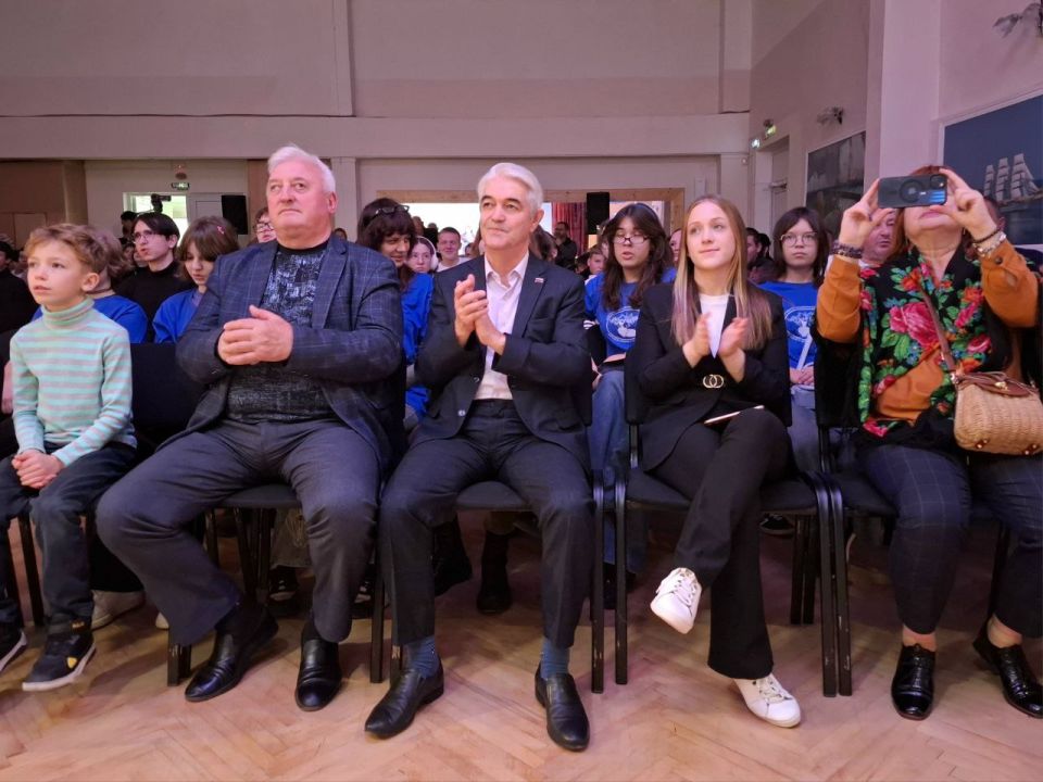 � ��������� ������������ ����� ������� ����� � ����������� ������ � ��������������� ��������