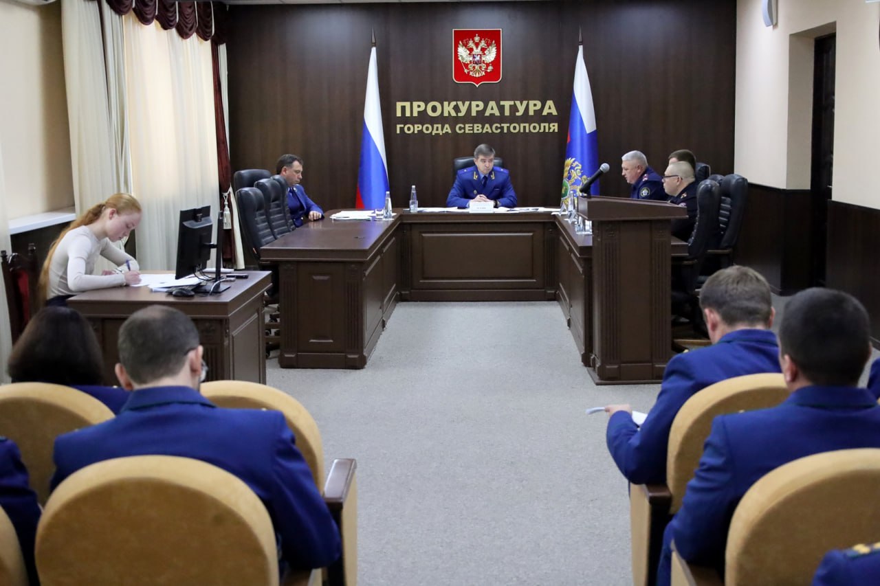Сегодня, 19 ноября 2025 года, состоялось заседание коллегии прокуратуры города Севастополя под председательством исполняющего обязанности прокурора города Дмитрия Теллина Сегодня, 19 ноября 2025 года, состоялось заседание коллегии прокуратуры города Севастополя под председательством исполняющего обязанности прокурора города Дмитрия Теллина