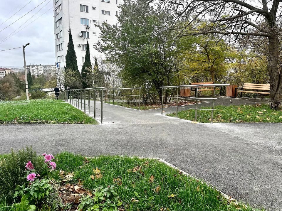 Владимир Немцев: Встретились с жителями улиц Глухова и Вакуленчука, чтобы обсудить два важных проекта: финальный этап проектирования детской площадки у дома №7 по улице Глухова и завершение благоустройства пешеходной зоны... Владимир Немцев: Встретились с жителями улиц Глухова и Вакуленчука, чтобы обсудить два важных проекта: финальный этап проектирования детской площадки у дома №7 по улице Глухова и завершение благоустройства пешеходной зоны...