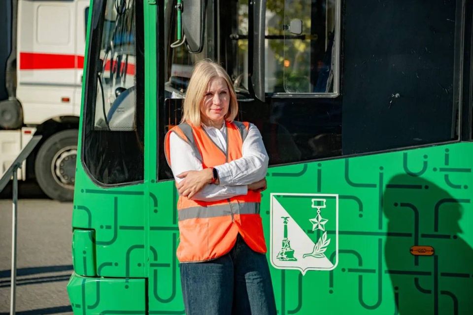 Сегодня свой профессиональный праздник отмечают работники транспортной отрасли! Сегодня свой профессиональный праздник отмечают работники транспортной отрасли!