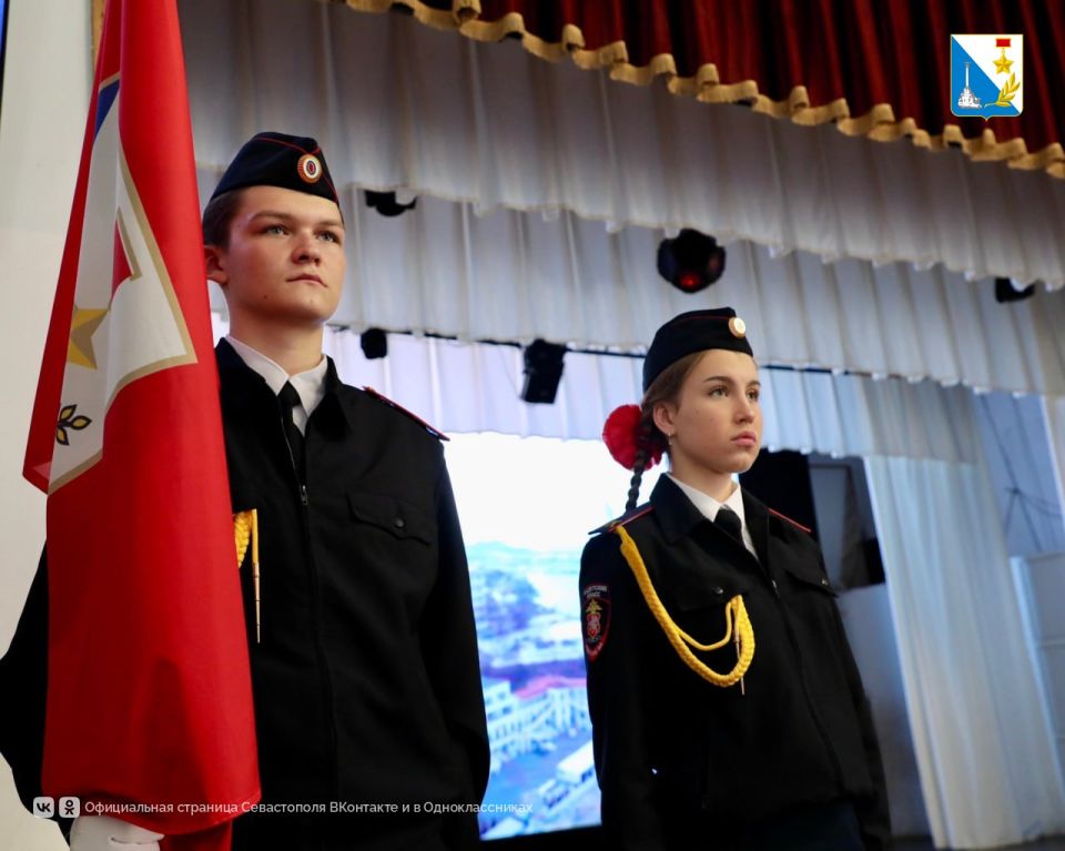 750 севастопольских школьников вступили в ряды «Орлят России» 750 севастопольских школьников вступили в ряды «Орлят России»