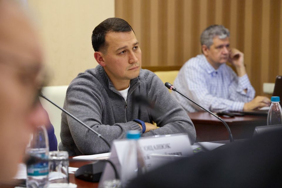 Юрий Гоцанюк: На совещании с заместителем Министра строительства и ЖКХ РФ Алмазом Шаукатовичем Хусаиновым обсудили ход реализации госпрограммы «Социально-экономическое развитие Республики Крым и г.Севастополя» Юрий Гоцанюк: На совещании с заместителем Министра строительства и ЖКХ РФ Алмазом Шаукатовичем Хусаиновым обсудили ход реализации госпрограммы «Социально-экономическое развитие Республики Крым и г.Севастополя»