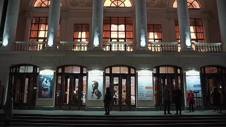 В Севастопольском театре имени А.В. Луначарского проходит фестиваль ТЕАТРБЕЗГРАНИЦ