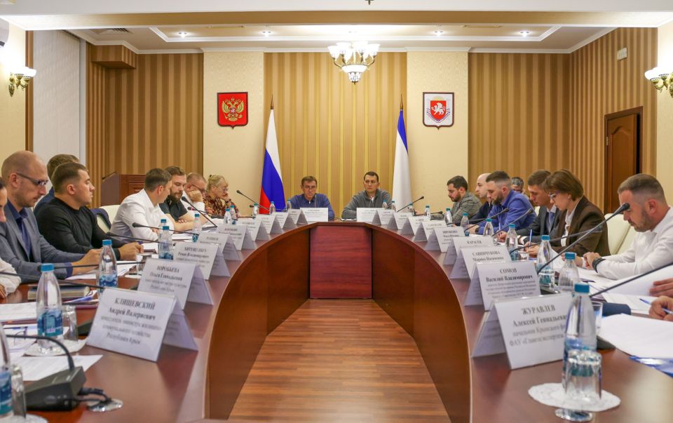 Юрий Гоцанюк: На совещании с заместителем Министра строительства и ЖКХ РФ Алмазом Шаукатовичем Хусаиновым обсудили ход реализации госпрограммы «Социально-экономическое развитие Республики Крым и г.Севастополя»