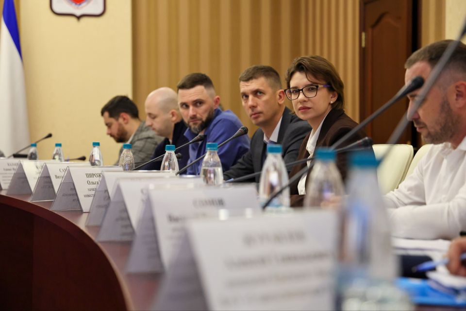 Юрий Гоцанюк: На совещании с заместителем Министра строительства и ЖКХ РФ Алмазом Шаукатовичем Хусаиновым обсудили ход реализации госпрограммы «Социально-экономическое развитие Республики Крым и г.Севастополя» Юрий Гоцанюк: На совещании с заместителем Министра строительства и ЖКХ РФ Алмазом Шаукатовичем Хусаиновым обсудили ход реализации госпрограммы «Социально-экономическое развитие Республики Крым и г.Севастополя»