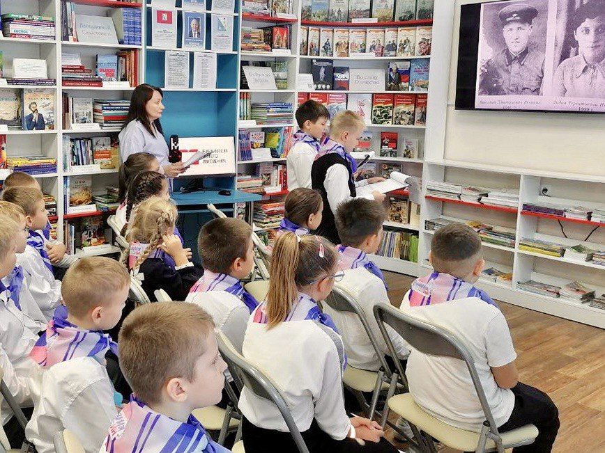 Телемост «250 дней мужества» объединил ребят двух городов Телемост «250 дней мужества» объединил ребят двух городов